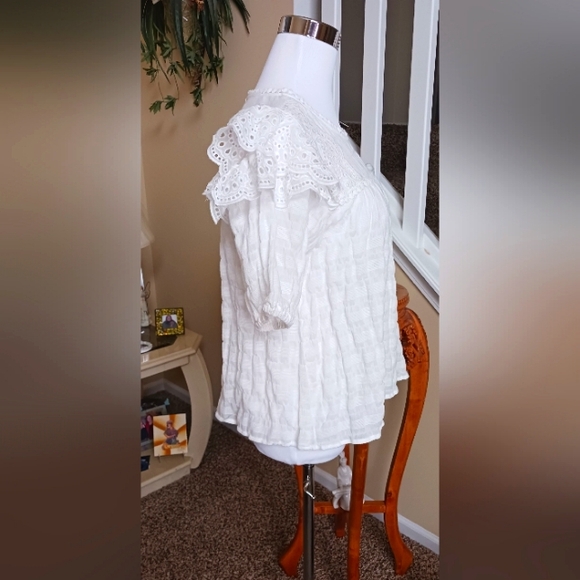 LIV Los Angeles Ruffle Sleeve Blouse. NWT White M - Picture 3 of 10